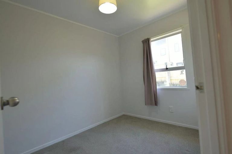Photo of property in 12 Spargo Road, Massey, Auckland, 0614