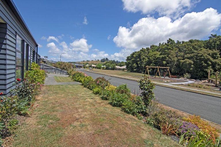 Photo of property in 22 Genia Drive, Wakefield, 7025