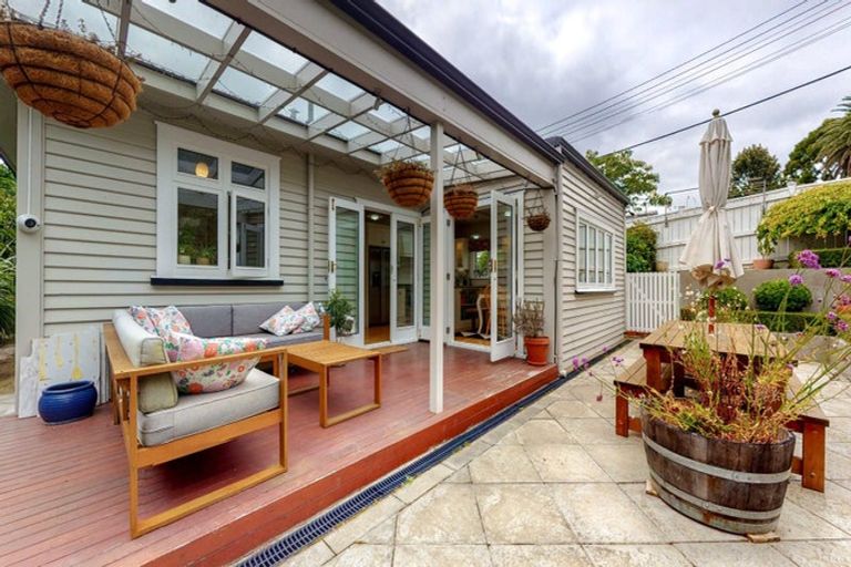 Photo of property in 82 Campbell Street, Karori, Wellington, 6012