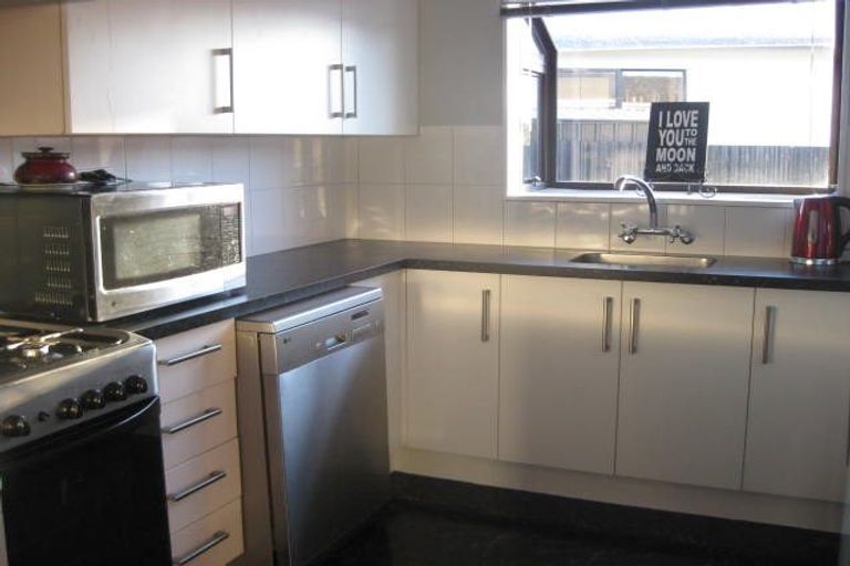 Photo of property in 12 Tiller Close, Kelvin Grove, Palmerston North, 4414