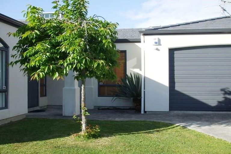 Photo of property in 109 Charles Prevost Drive, The Gardens, Auckland, 2105