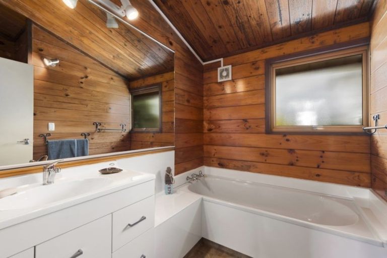 Photo of property in 9 Radiata Grove, Brown Owl, Upper Hutt, 5018