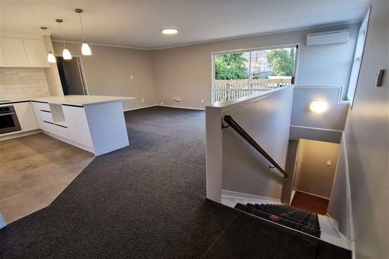 Photo of property in 11 Freyberg Place, Howick, Auckland, 2014