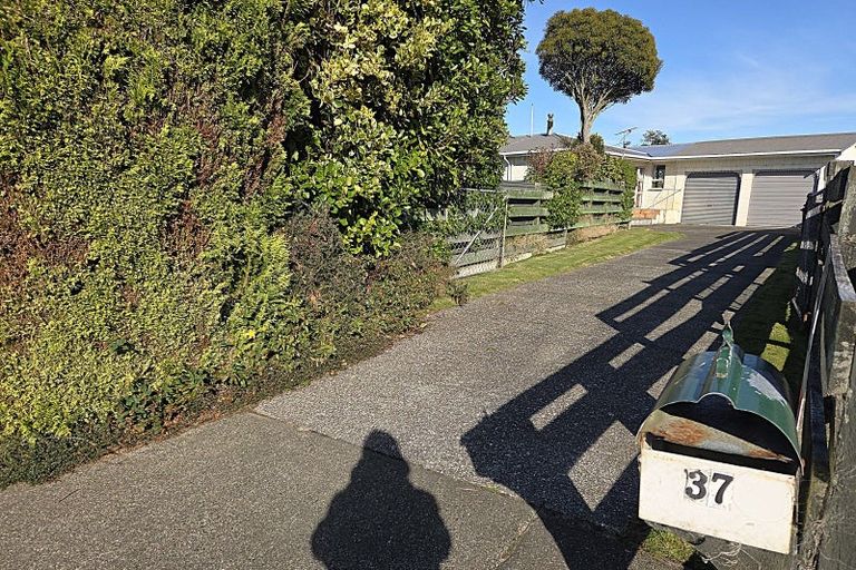 Photo of property in 37 Baxter Street, Grasmere, Invercargill, 9810