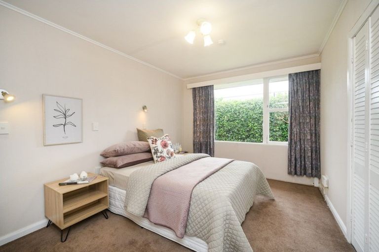 Photo of property in 22 Surrey Crescent, Hokowhitu, Palmerston North, 4410