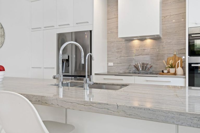 Photo of property in 8/258 Hurstmere Road, Takapuna, Auckland, 0622