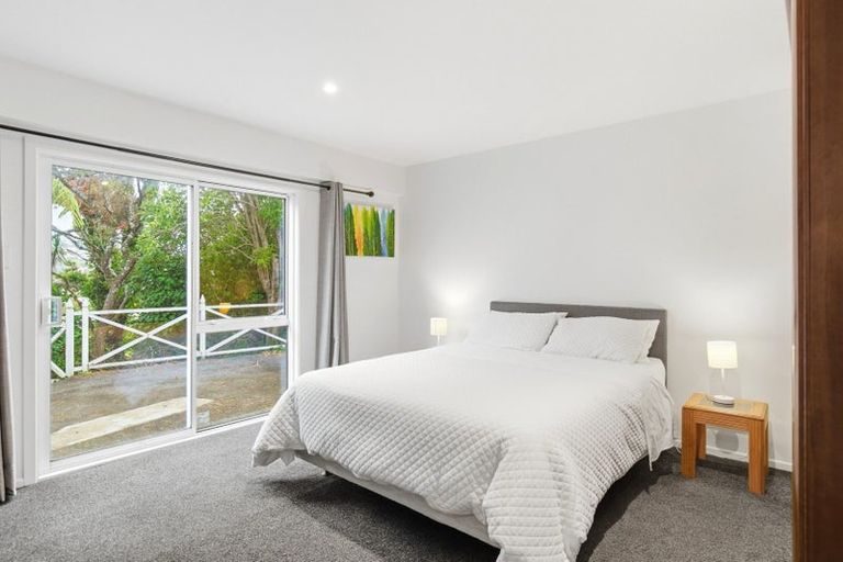 Photo of property in 17 Amapur Drive, Khandallah, Wellington, 6035