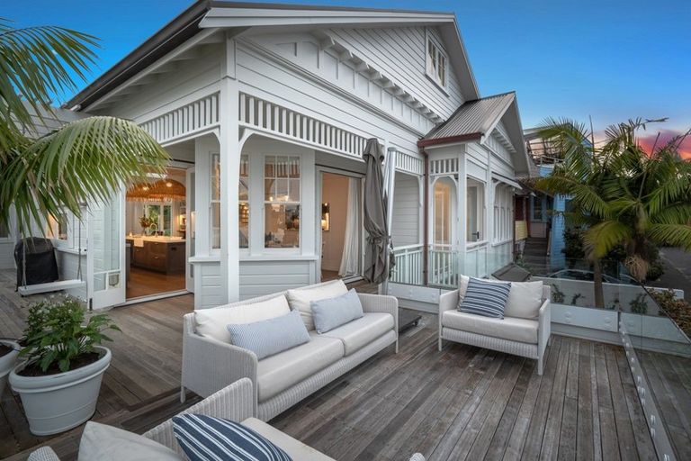 Photo of property in 8 Ring Terrace, Saint Marys Bay, Auckland, 1011