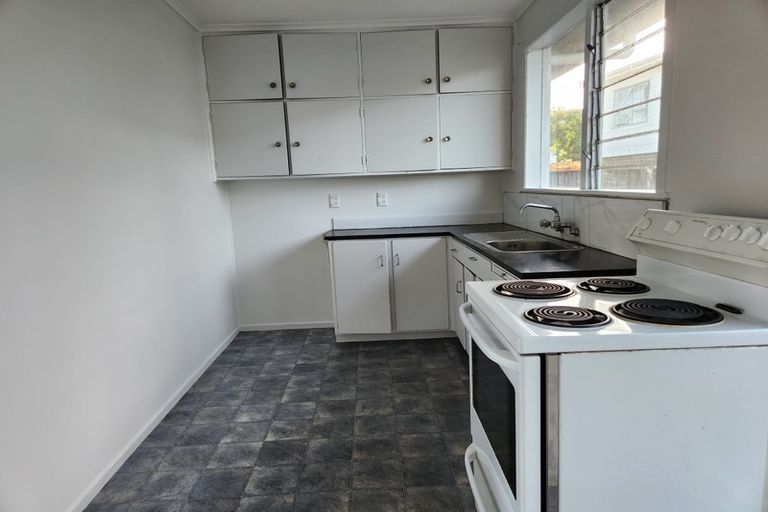 Photo of property in 2 Eden View Road, Sandringham, Auckland, 1025