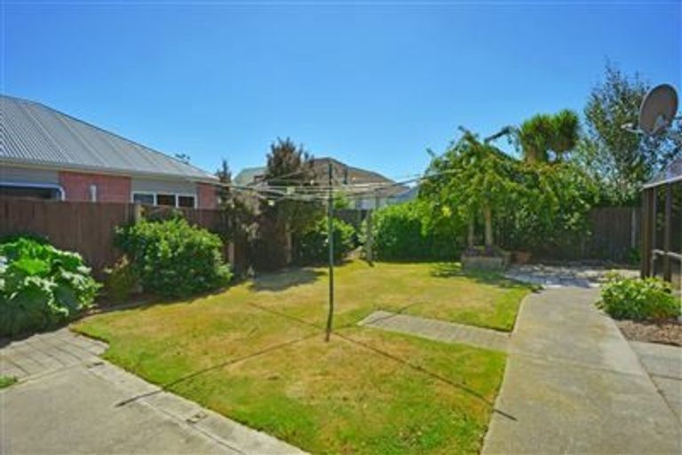 Photo of property in 2/8a Rachel Place, Avonhead, Christchurch, 8042