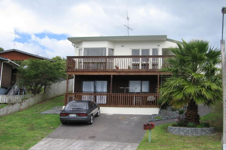 Photo of property in 11 Romulus Place, Totara Vale, Auckland, 0629