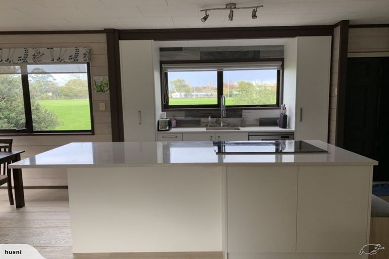 Photo of property in 2/7 Wyman Place, Pakuranga Heights, Auckland, 2010