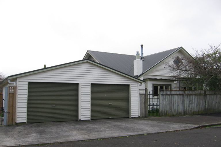 Photo of property in 16 Alan Street, Palmerston North, 4414