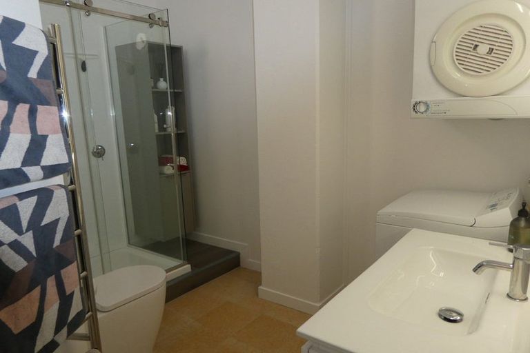 Photo of property in De Vere Apartments, 4/23 Tennyson Street, Te Aro, Wellington, 6011