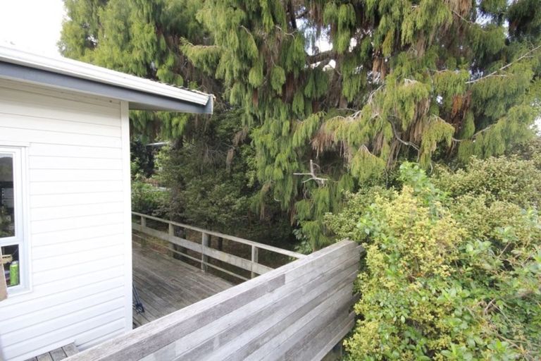 Photo of property in 2a Hammond Avenue, Hatfields Beach, Orewa, 0931