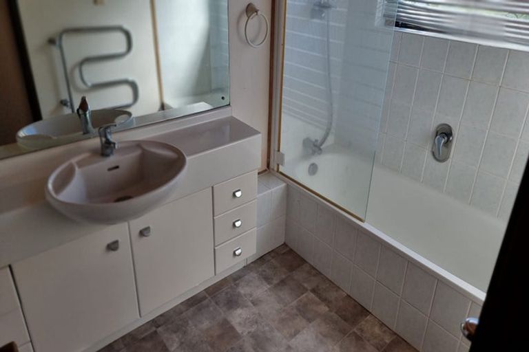 Photo of property in 3 Malters Place, Browns Bay, Auckland, 0630