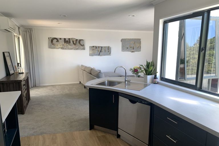 Photo of property in 2/19 Onslow Road, Khandallah, Wellington, 6035