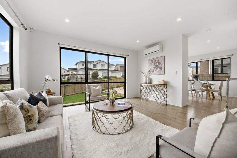 Photo of property in 38b Mcwhirters Farm Lane, Massey, Auckland, 0614