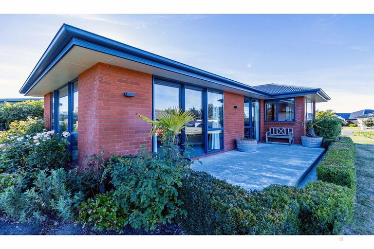 Photo of property in 1 Eric Batchelor Place, Waimate, 7924