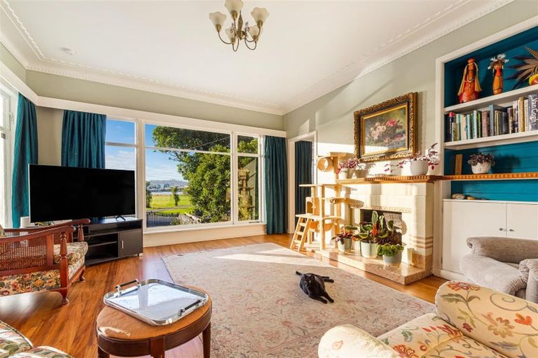 Photo of property in 7 Waterfront Road, Mangere Bridge, Auckland, 2022