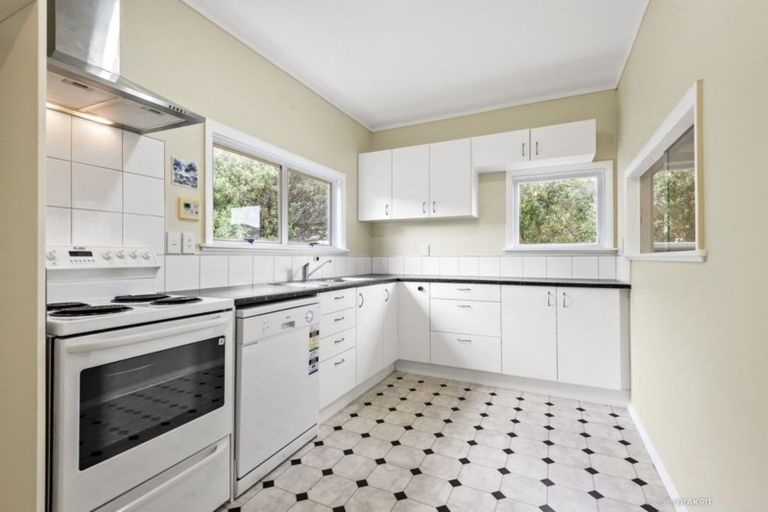 Photo of property in 23 Makara Road, Karori, Wellington, 6012