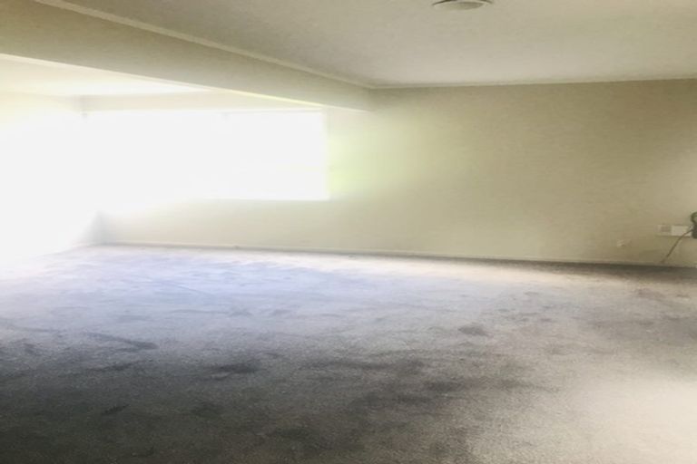 Photo of property in 9 Elmira Place, Browns Bay, Auckland, 0630