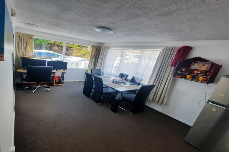 Photo of property in 56 Kenmore Street, Newlands, Wellington, 6037