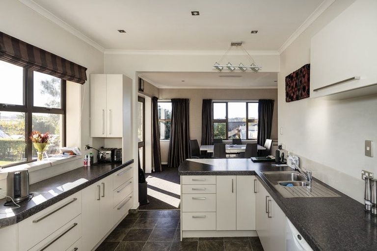 Photo of property in 2 Solway Street, Holmes Hill, Oamaru, 9401