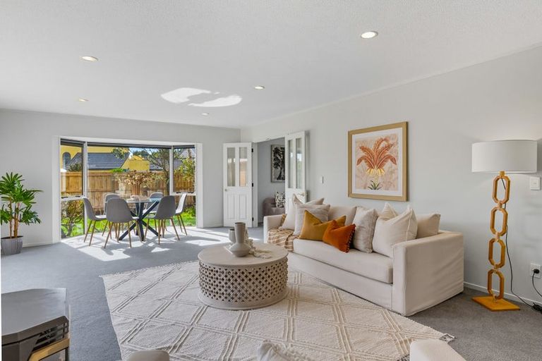 Photo of property in 2 Leigh Place, Paraparaumu Beach, Paraparaumu, 5032