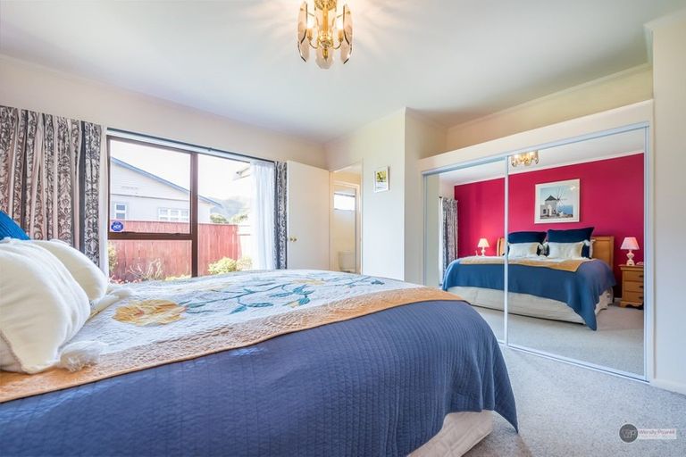 Photo of property in 15a Collingwood Street, Waterloo, Lower Hutt, 5011