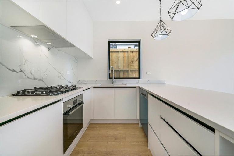 Photo of property in 76a Botany Road, Botany Downs, Auckland, 2010