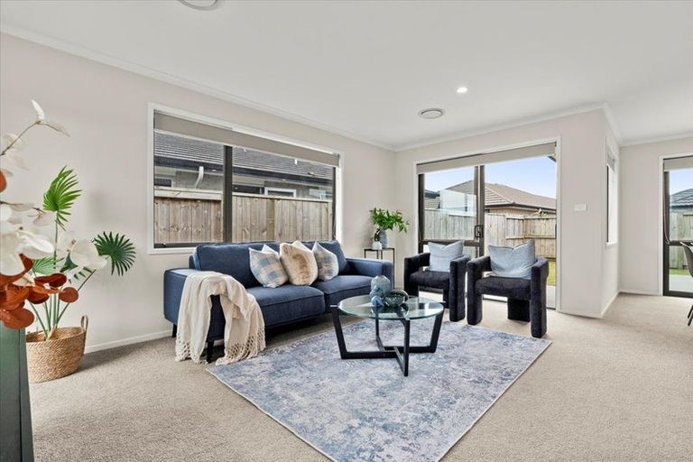 Photo of property in 225 Te Okuroa Drive, Papamoa, 3118