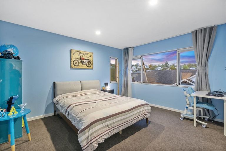 Photo of property in 684a Beach Road, Browns Bay, Auckland, 0630