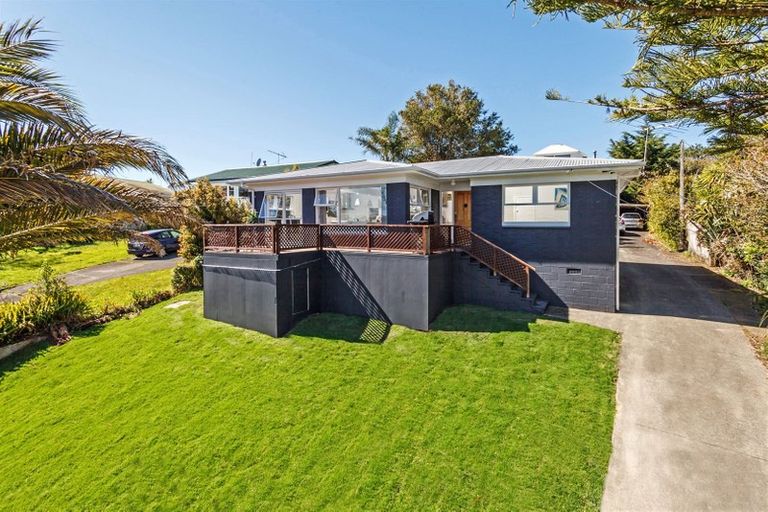 Photo of property in 1/24 William Souter Street, Forrest Hill, Auckland, 0620