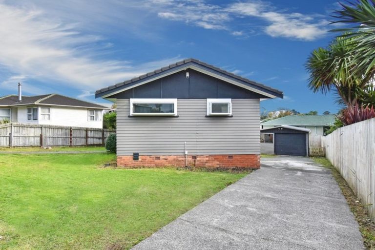 Photo of property in 3 Hobart Crescent, Wattle Downs, Auckland, 2103