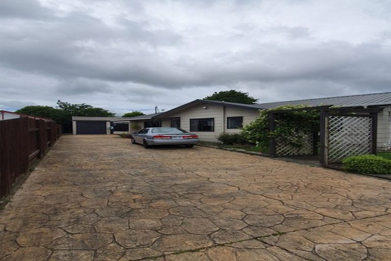 Photo of property in 29 Lydia Place, Kelvin Grove, Palmerston North, 4414