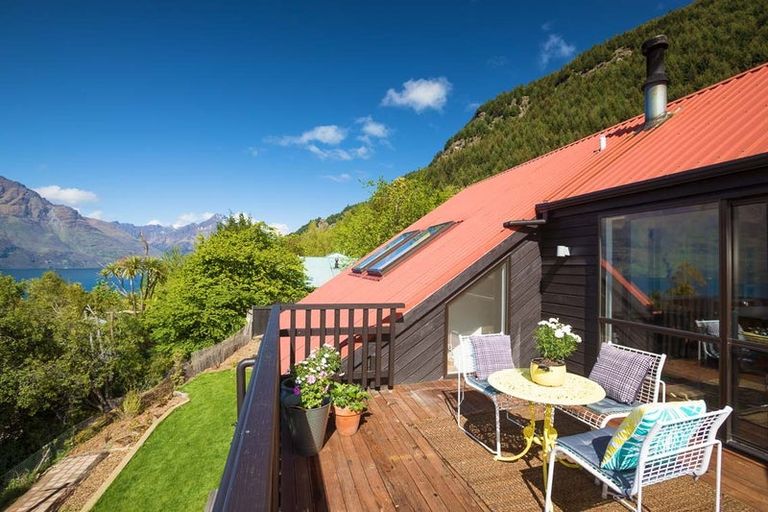 Photo of property in 18a Arawata Terrace, Fernhill, Queenstown, 9300