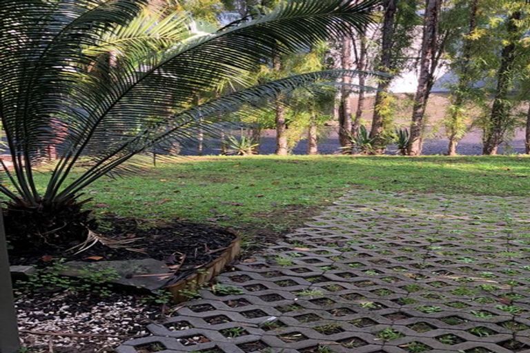 Photo of property in 45 Ravenwood Drive, Forrest Hill, Auckland, 0620