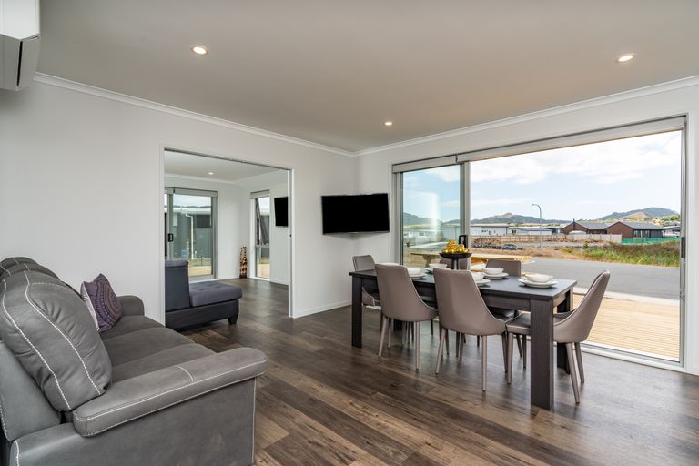 Photo of property in 26 Northcoast Place, Mangawhai Heads, Mangawhai, 0505