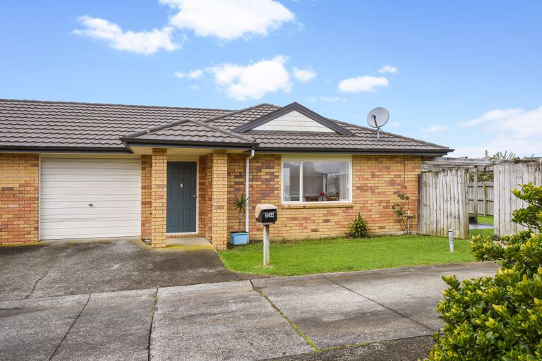 Photo of property in 2/34 Growers Lane, Mangere East, Auckland, 2024