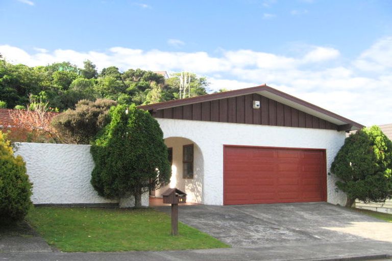 Photo of property in 14 Paddington Grove, Karori, Wellington, 6012