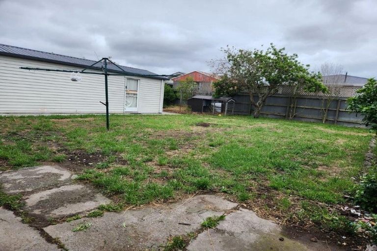 Photo of property in 35 Bickerton Street, Wainoni, Christchurch, 8061