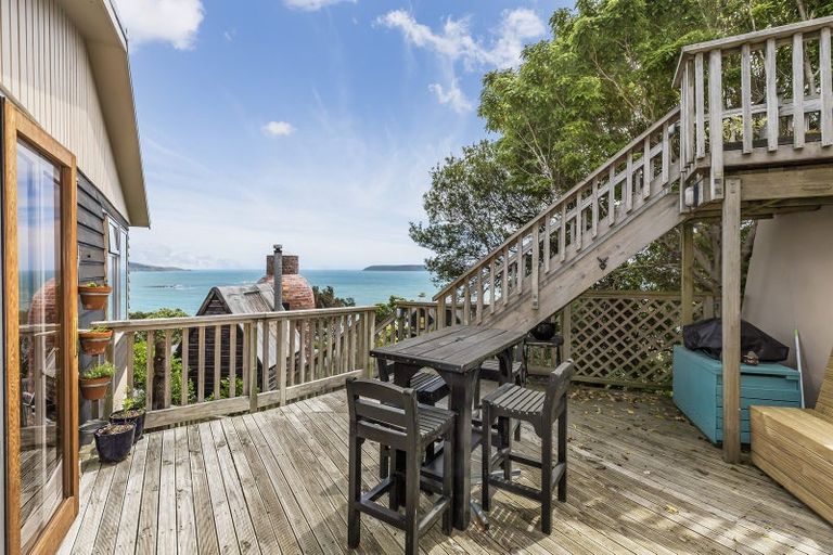 Photo of property in 3a Roys Road, Plimmerton, Porirua, 5026