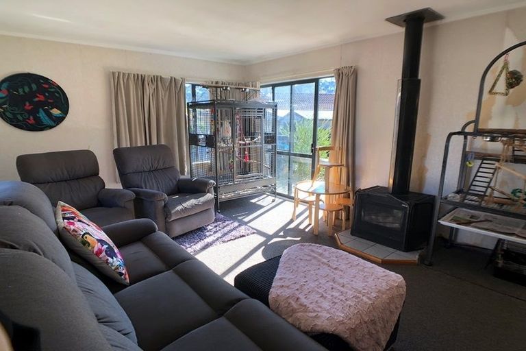 Photo of property in 106 Glen Road, Ranui, Auckland, 0612