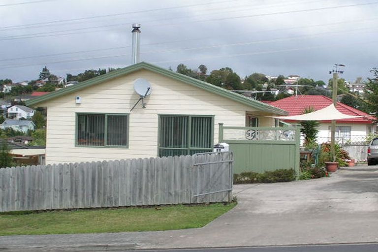 Photo of property in 38 Broadfield Street, Massey, Auckland, 0614