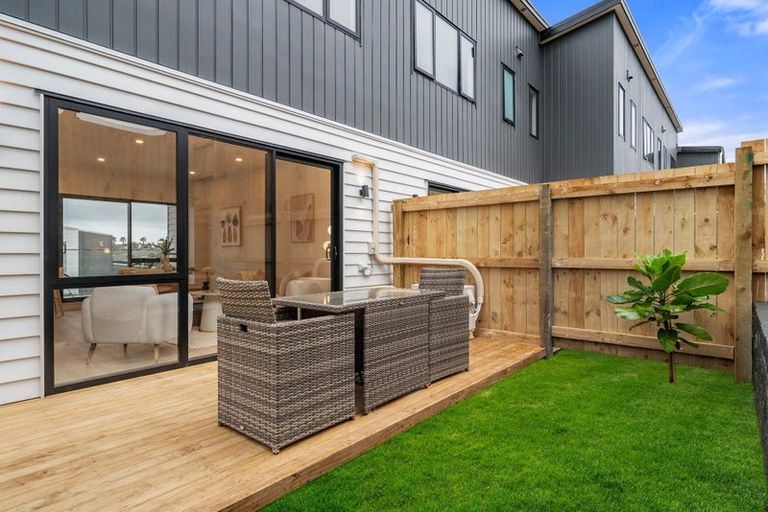 Photo of property in 1/13 Rengarenga Rise, Fairview Heights, Auckland, 0632