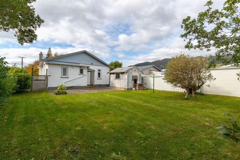 Photo of property in 16 Rodney Street, Waiwhetu, Lower Hutt, 5010