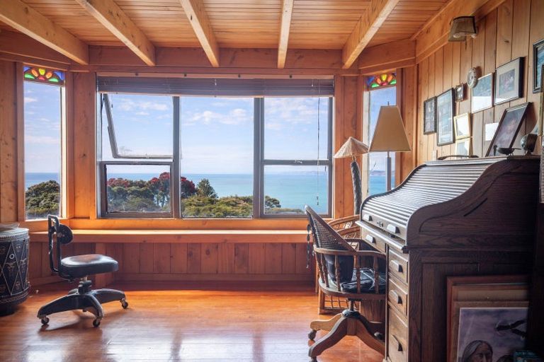 Photo of property in 37 Whaanga Road, Raglan, 3297