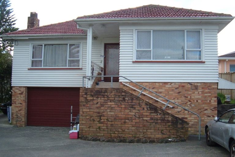 Photo of property in 26 Nikau Street, New Lynn, Auckland, 0600