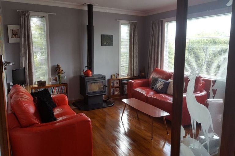 Photo of property in 25 Wyndham Street, Carterton, 5713